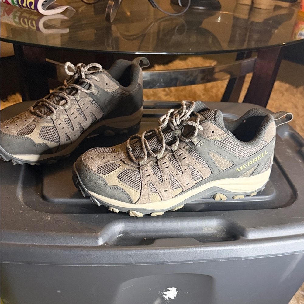 Merrell Men's Tan and Gray Athletic Shoes